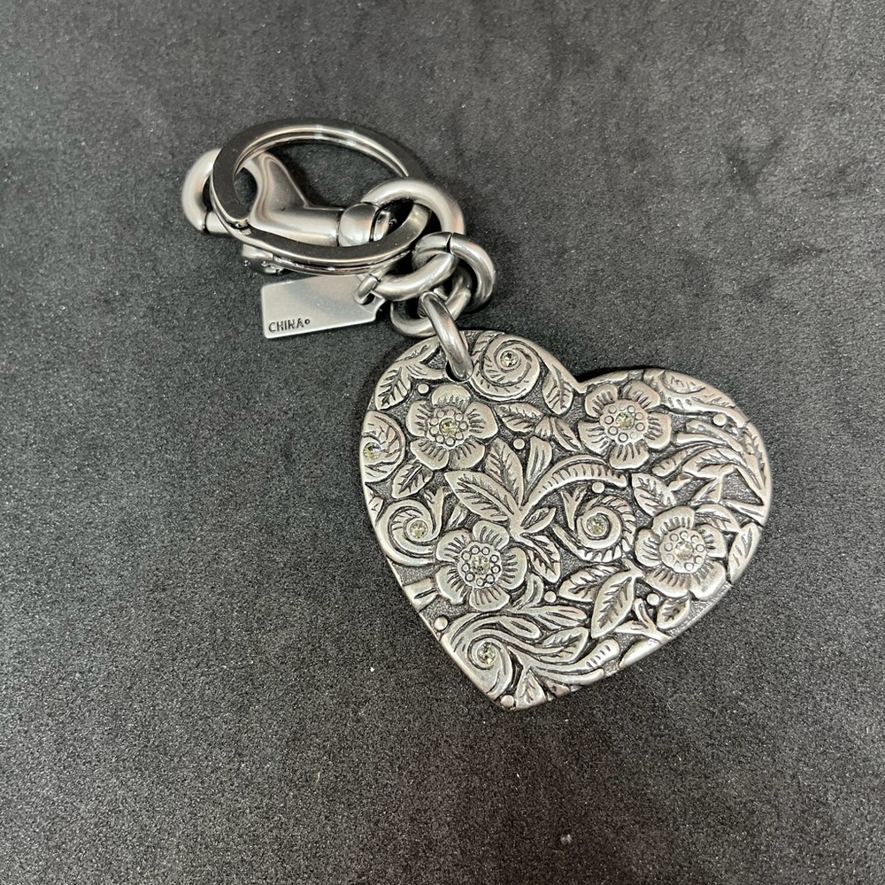COACH New York Metal Floral Heart Key Chain Ring Silver Stocking Stuffer NWOT - Picture 4 of 5